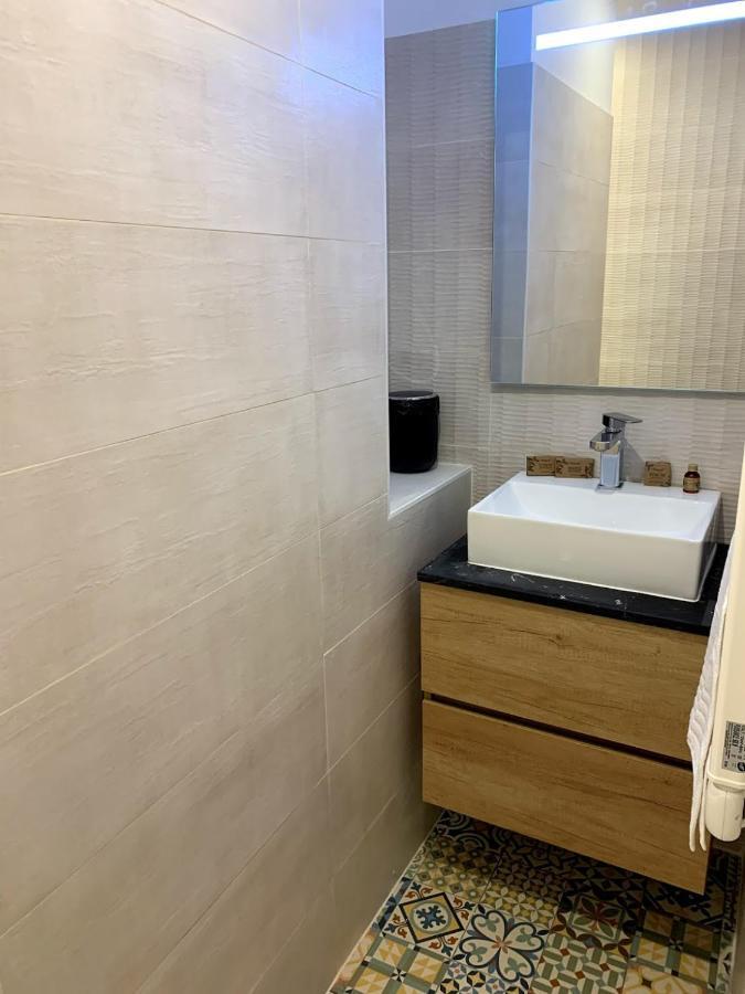 Luxe Et Calme En Hyper Centre - La Cour Des Bois Apartment Lyon Bagian luar foto